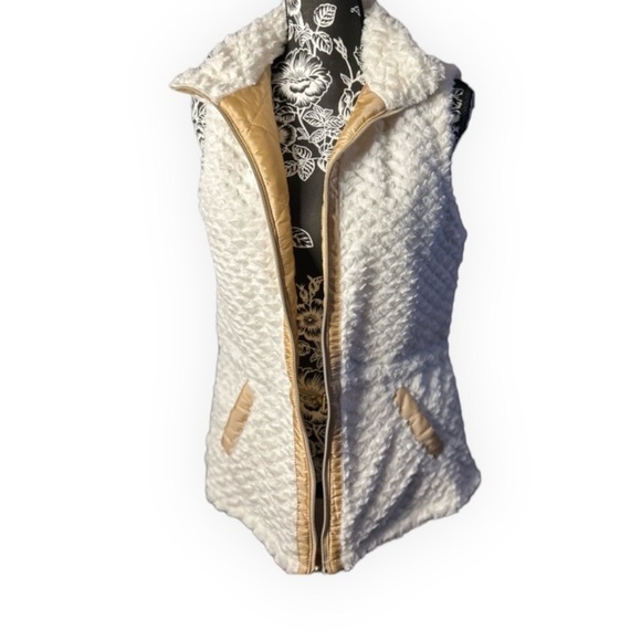 Women’s reversible vests size medium - Picture 10 of 12